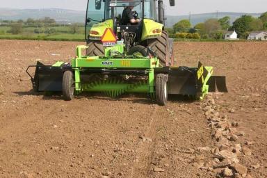 Камнеуборочная машина: как выбрать?