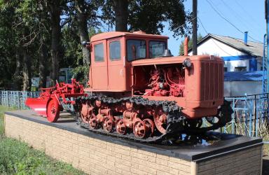 Трактор ДТ-54: гусеничная легенда, поднявшая целину