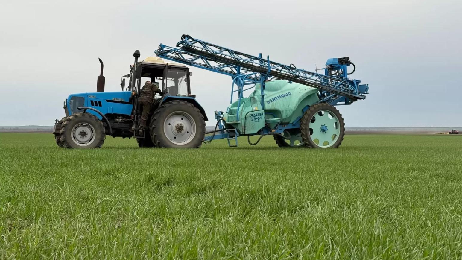 Опрыскиватель Berthoud и система управления внесением СЗР от Trimble