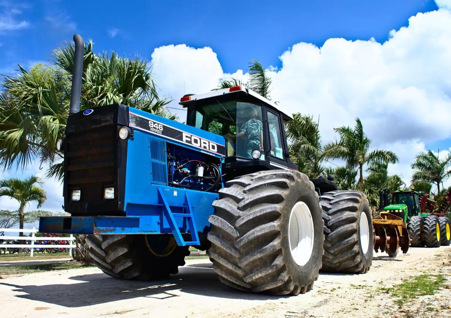 Тракторы, комбайны и переуплотнение почвы: 1/5 часть пахотных земель уничтожена