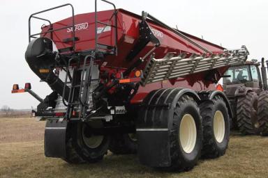 ШТАНГОВЫЙ РАЗБРАСЫВАТЕЛЬ УДОБРЕНИЙ: альтернатива от Salford...