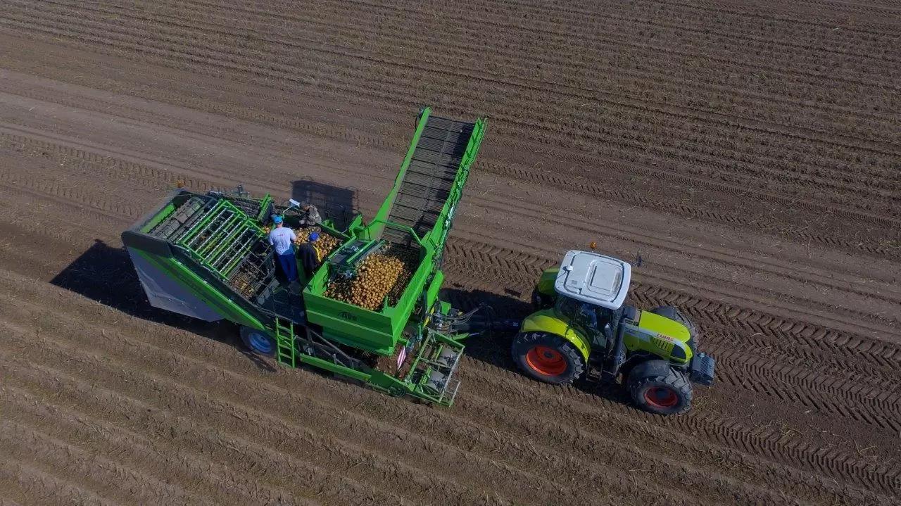 Демонстрационные показы картофелеуборочного комбайна AVR SPIRIT 6200