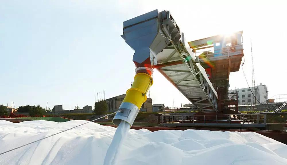 Россия в январе-сентябре снизила выпуск удобрений на 10%