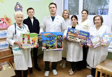 «Август» подарил детям «Коробка храбрости»