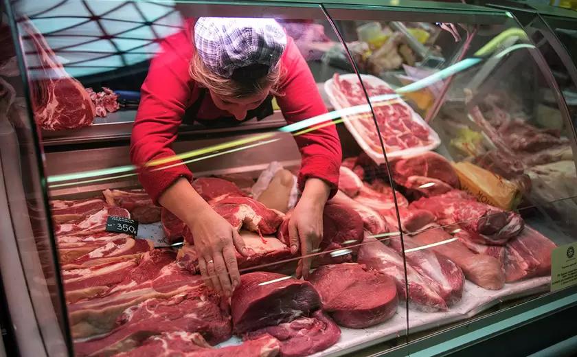 Минсельхоз продлит импорт говядины без пошлин, но не введет эту меру к свинине