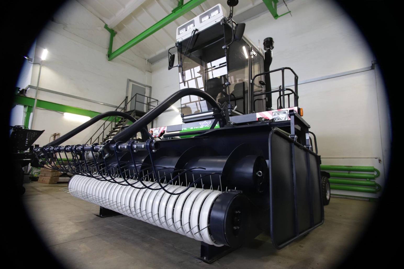 Валкообразователь-Ворошилка E-318 (3,0 м) - чисто подбирает любые валки.