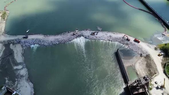 На Кубани завершено возведение временной дамбы для полива риса