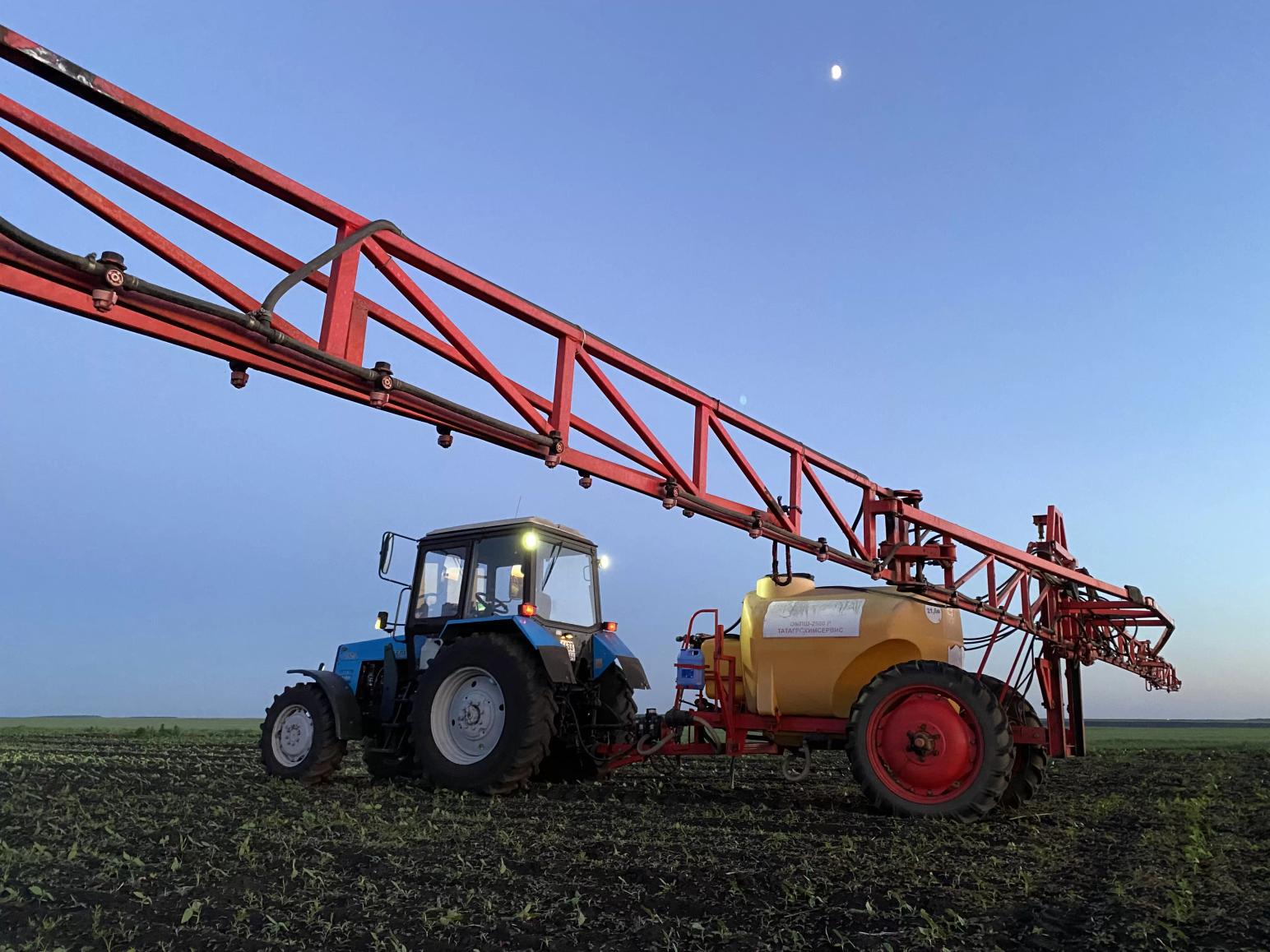 Ночь. Гербицид. Подсолнечник.