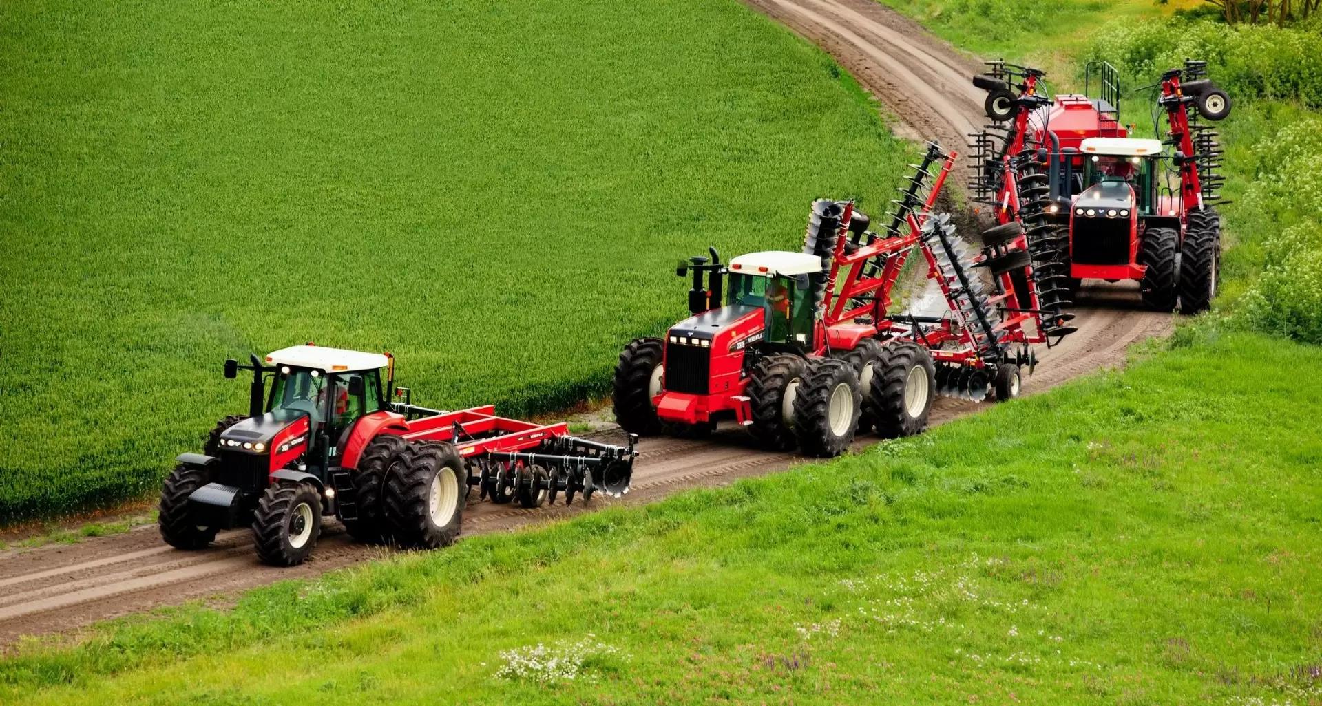 Минсельхоз сообщил об улучшении ситуации с приобретением техники аграриями