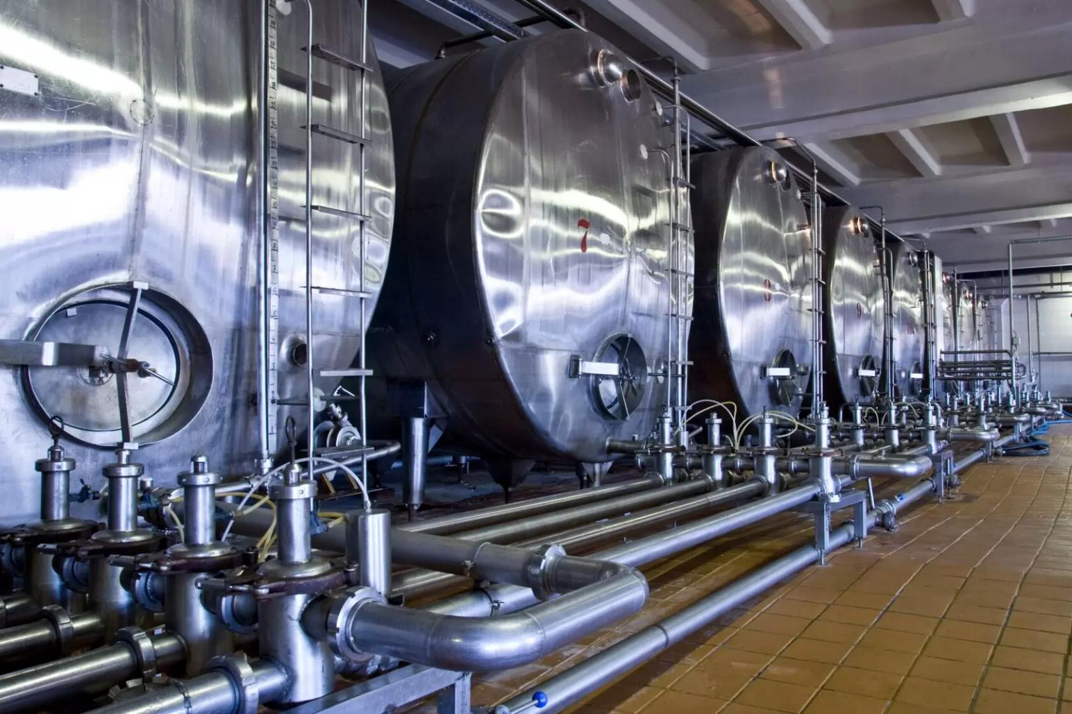 Объем производства молочного оборудования в России снизился в 2023 году на 16%