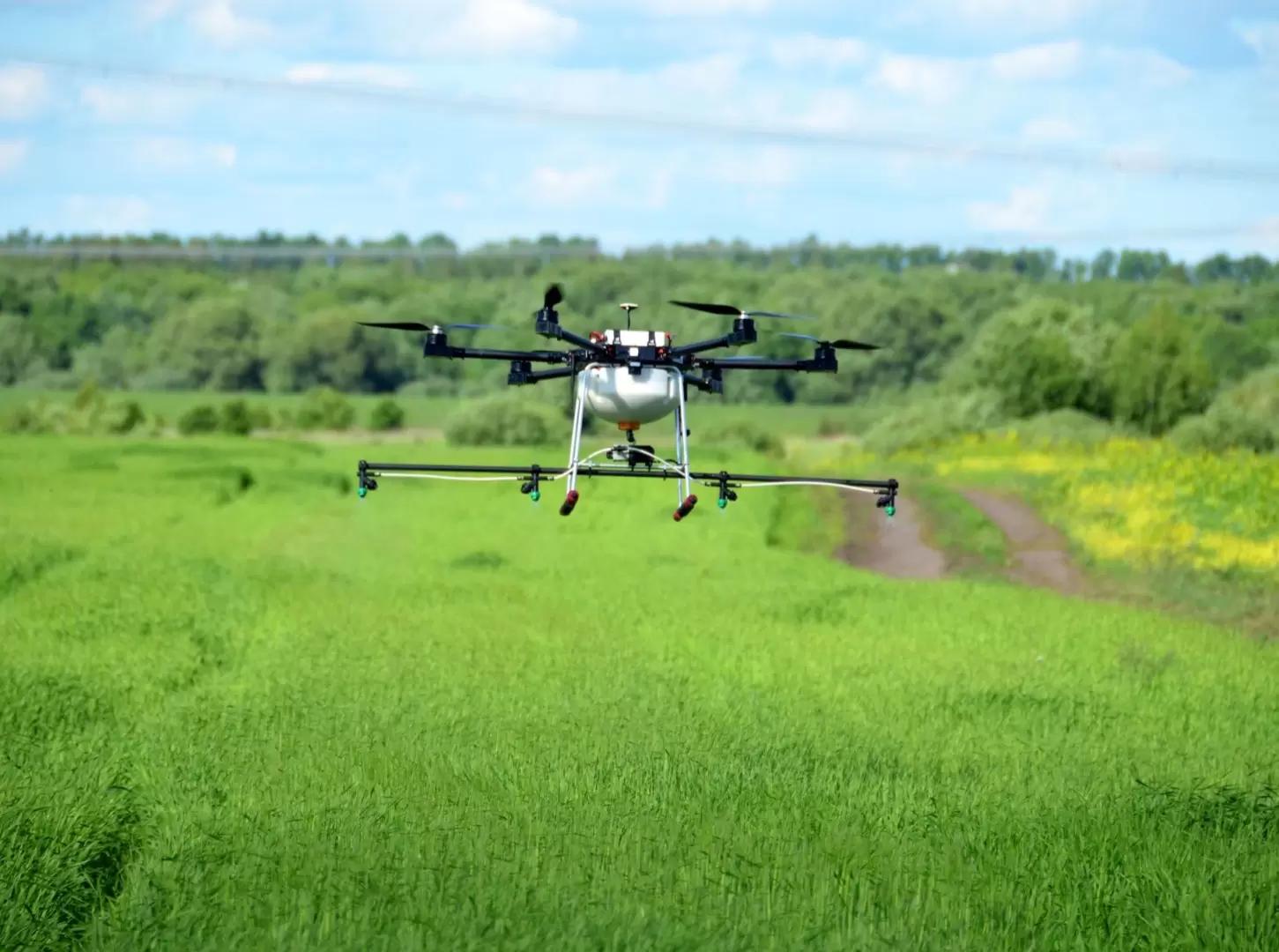 Дроны-опрыскиватели: подборка производителей, доступных в России