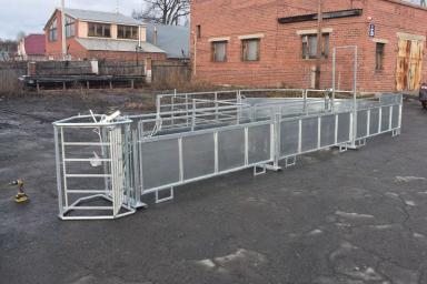 Раскол для овец ягнят с накопителем