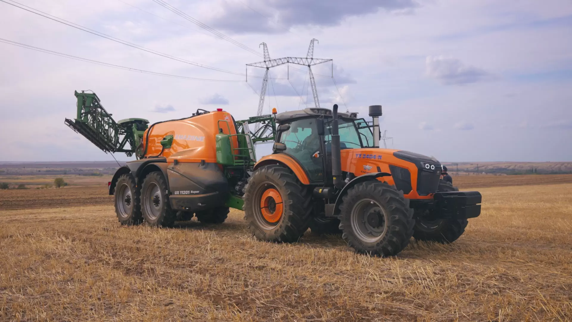 Опрыскиватель UX 11201 Super от AMAZONE, трактор Ensign и автопилот Trimble