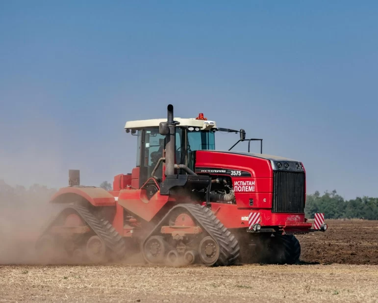 Гусеничные тракторы Ростсельмаш: старт производства в 2022 году.