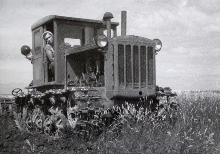 Трактор ДТ-54: гусеничная легенда, поднявшая целину